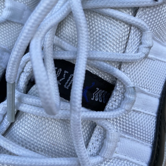 Athletic_Shoes